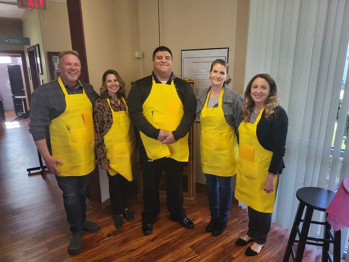 Mental Health Court participates in Safehaven's Thanksgiving meal
